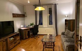 Südstadt-FeWo mit großem Balkon nahe City und Meer - über den Dächern von WHV
