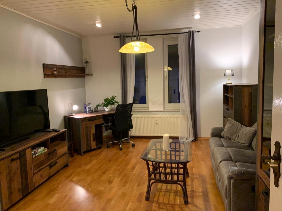 Südstadt-FeWo mit großem Balkon nahe City und Meer - über den Dächern von WHV Wilhelmshaven Exterior foto