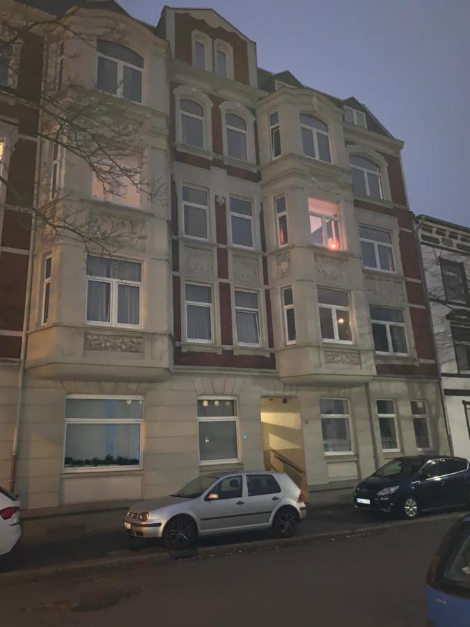 Südstadt-FeWo mit großem Balkon nahe City und Meer - über den Dächern von WHV Wilhelmshaven Exterior foto